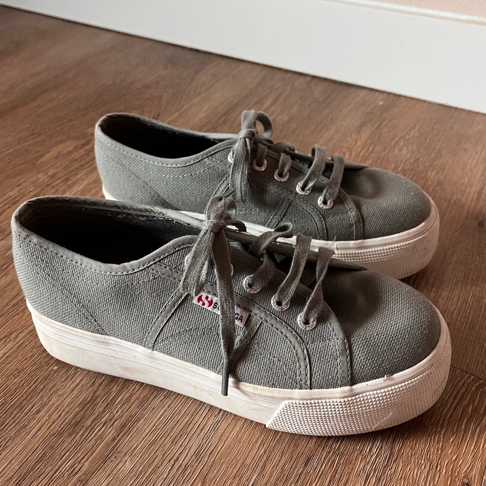 Superga women’s shoe